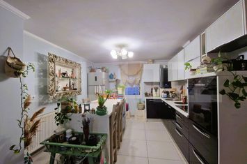 Apartament 3 camere de vanzare APAHIDA - Cluj anunturi imobiliare Cluj