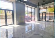780.000 €, Spațiu comercial