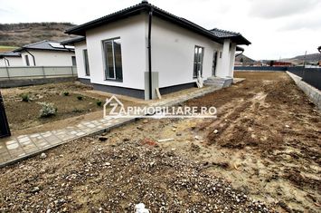 Casă la cheie pe 1 nivel 4cam. 2 bai,1 dresing 650 mp. teren anunturi imobiliare Mures
