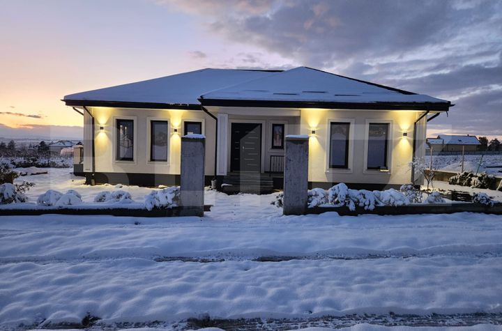 Casă - 3 camere de vanzare SALCEA - Suceava anunturi imobiliare Suceava