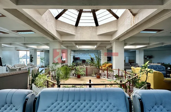 SPATIU COMERCIAL 2580 MP - VITRINA 170 ML - CENTRUL CIVIC anunturi imobiliare Brasov