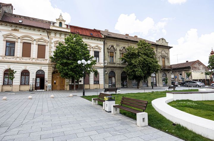 Apartament ideal pentru tineri, în Piața Catedralei, Arad. anunturi imobiliare Arad