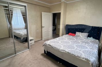 Apartament 3 camere de vanzare SUCEAVA - Suceava anunturi imobiliare Suceava