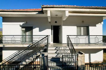 Casă individuală 181 mp în Mikropoli anunturi imobiliare Grecia