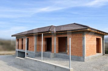 Casă - 4 camere de vanzare CHINTENI - Cluj anunturi imobiliare Cluj