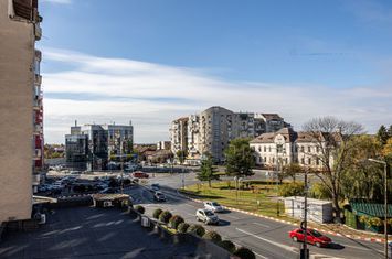 Apartament mobilat și utilat în Piața Spitalului anunturi imobiliare Arad