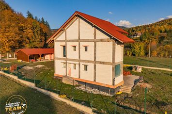 Vilă - 4 camere de vanzare PERIFERIE - Covasna anunturi imobiliare Covasna