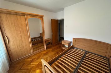 Vanzare apartament trei camere imobil solid Piata Ion Mihalache metrou anunturi imobiliare Bucuresti