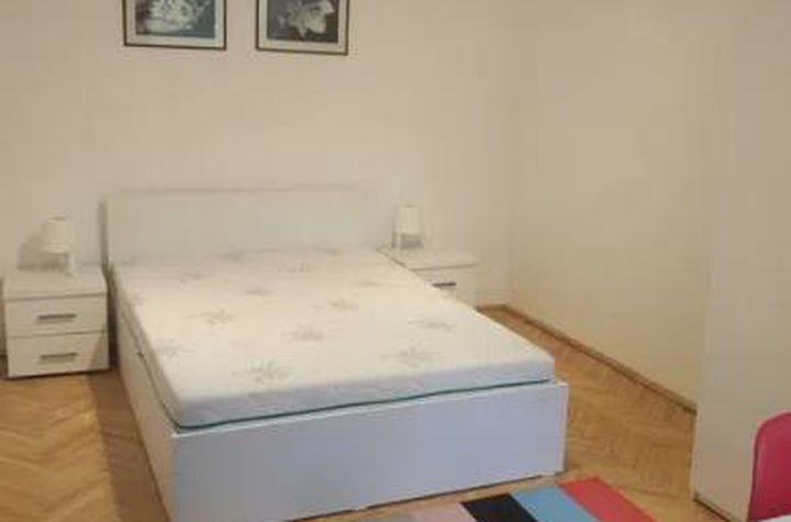 Apartament 3 camere de inchiriat HOREA - Cluj anunturi imobiliare Cluj