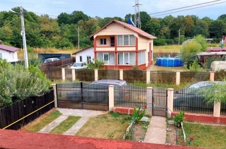 Vilă - 4 camere de vanzare DEMOCRATIEI - Prahova anunturi imobiliare Prahova
