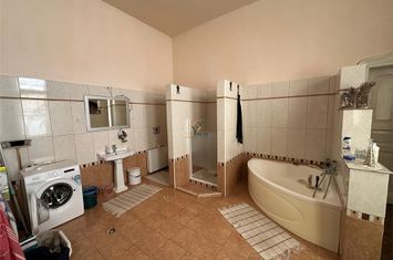 Casă - 6 camere de vanzare CENTRAL - Timis anunturi imobiliare Timis