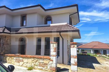 Vilă - 4 camere de vanzare DEZMIR - Cluj anunturi imobiliare Cluj