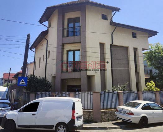 Vilă 6 cam Baicului, 266 mp, P+2+M