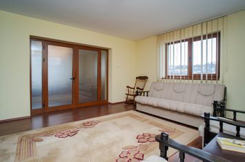 Apartament de inchiriat in vila 5 camere Iasi zona Centrala anunturi imobiliare Iasi