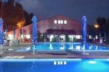 Pensiune restaurant , piscina, salon de evenimente de vanzare anunturi imobiliare Bucuresti