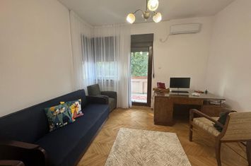 Inchiriere apartament trei camere terasa Parcul Cismigiu metrou Izvor anunturi imobiliare Bucuresti