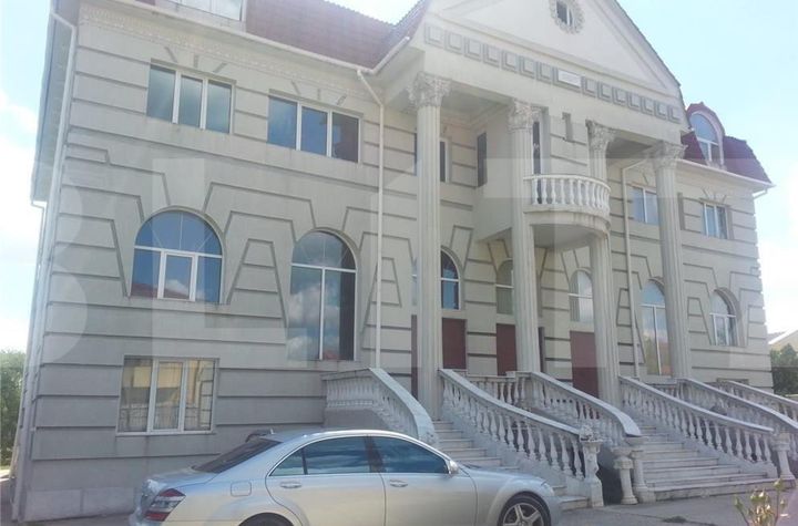 Vilă - 15 camere de vanzare BANEASA - Bucuresti anunturi imobiliare Bucuresti
