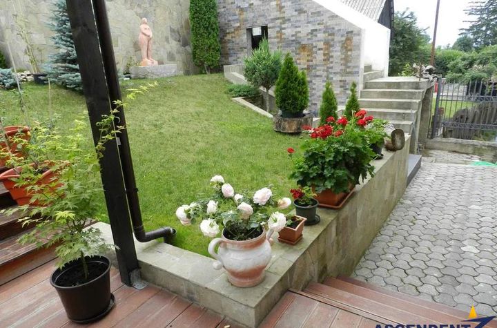 Vilă - 8 camere de vanzare DRUMUL POIENII - Brasov anunturi imobiliare Brasov