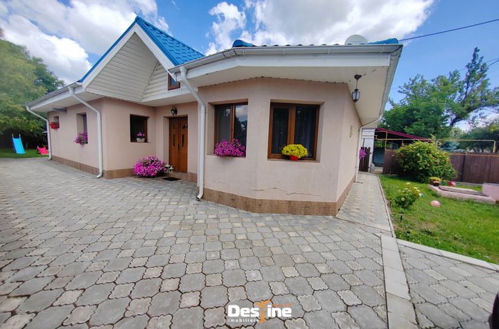 Casă - 4 camere de vanzare HOLBOCA - Iasi anunturi imobiliare Iasi