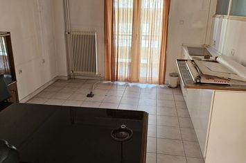 Birou 46 mp în centrul Drama, etaj 1 anunturi imobiliare Grecia