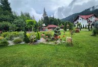 1.200.000 €, Spațiu comercial