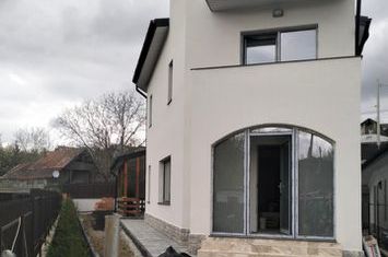 Vilă - 4 camere de inchiriat BARNOVA - Iasi anunturi imobiliare Iasi