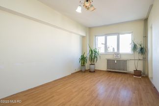Apartament 3 camere de vânzare Bucuresti - Vacaresti