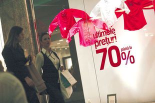 Topul celor mai mari reduceri de chirii in malluri. Locul 1: Chirie zero in Grand Arena sau Galleria Piatra Neamt