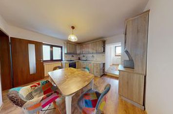 duplex integral renovat, 3 camere , 2 bai, garaj, 403 mp teren anunturi imobiliare Sibiu