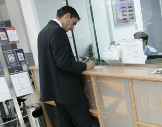 Brokerii nu recomandă refinanţarea împrumuturilor