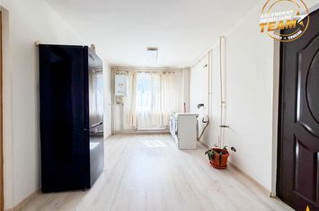 Apartament 3 camere de vanzare CENTRAL - Covasna anunturi imobiliare Covasna