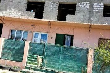 Casa si teren 1999 mp DOICESTI, DAMBOVITA anunturi imobiliare Dambovita