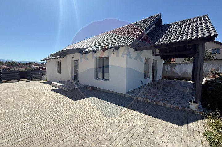 CASA INDIVIDUALA DE VANZARE IN SURA MICA anunturi imobiliare Sibiu