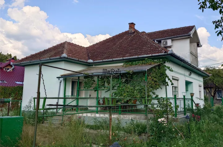 Casă - 4 camere de vanzare BAIA DE CRIS - Hunedoara anunturi imobiliare Hunedoara