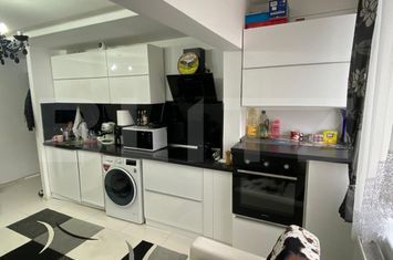 Apartament 3 camere de vanzare BACIU - Cluj anunturi imobiliare Cluj