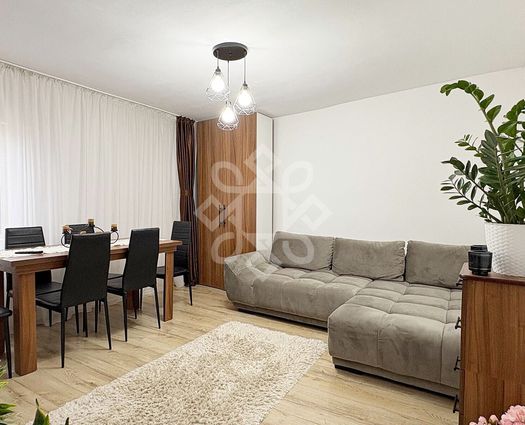 Apartament 3 camere Valenta, 54 mp