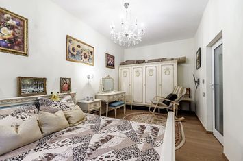 Apartament la parter, liniște și confort în centrul Aradului. anunturi imobiliare Arad