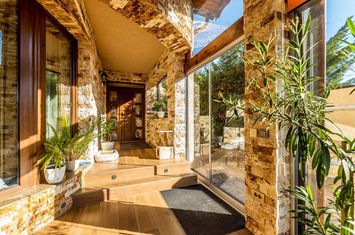 Casă SMART autonomă energetic, 4 dormitoare, Aradul Nou anunturi imobiliare Arad