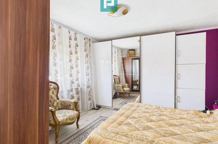 Casă renovată cu teren generos lângă Ususău anunturi imobiliare Arad