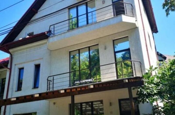 Inchiriere vila P+2+M cu 6 camere constructie 2008 ideal clinica stomatologica anunturi imobiliare Bucuresti