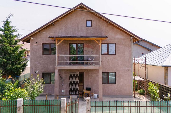 Casă / Vilă cu 8 camere de vânzare în Lunca Cetățuii anunturi imobiliare Iasi