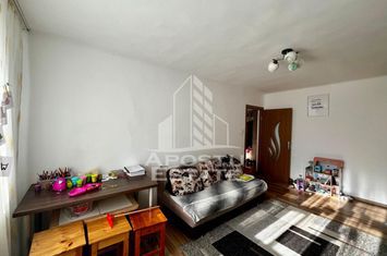 Apartament 3 camere, etaj 3, centrala proprie, zona Lipovei anunturi imobiliare Timis