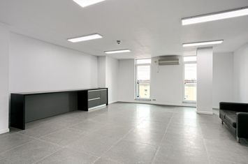 De închiriat Birou de Lux, Zona Centrlă, la Preț Promoțional anunturi imobiliare Arad