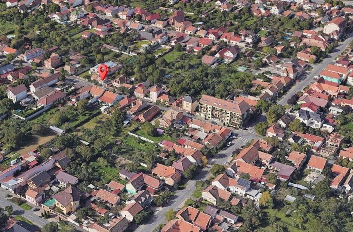 Teren cu front stradal de 14m. Vecini de calitate în Pârneava. anunturi imobiliare Arad