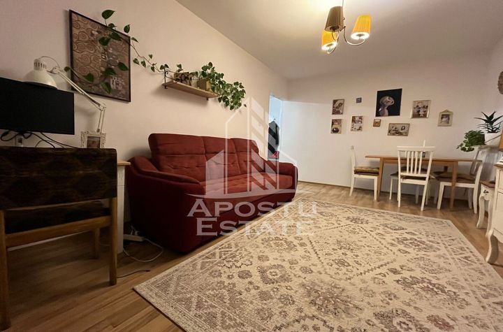 Apartament cu 3 camere,decomandat, 2 bai, etaj intermediar, Girocului anunturi imobiliare Timis