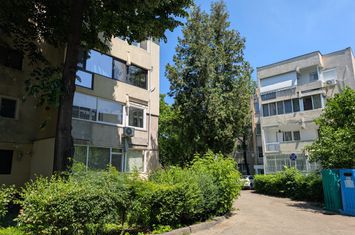 Apartament 4 camere de vanzare ULTRACENTRAL - Bacau anunturi imobiliare Bacau