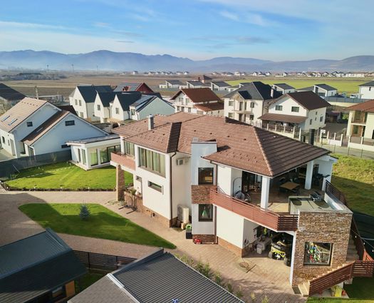 Vilă 8 cam Cristian, 278 mp, P+1