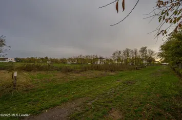 Teren intravilan de vanzare | Cartier rezidențial deosebit | Afumați anunturi imobiliare Bucuresti