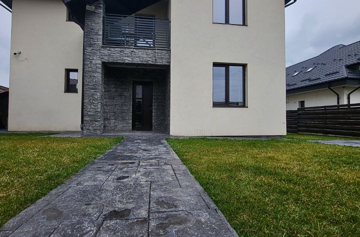 Vilă - 6 camere de vanzare IASI - Iasi anunturi imobiliare Iasi