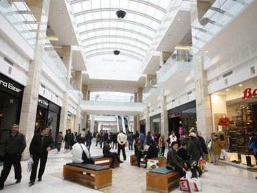 Peste 70% din spatiile comerciale anuntate pentru 2009 au fost amanate